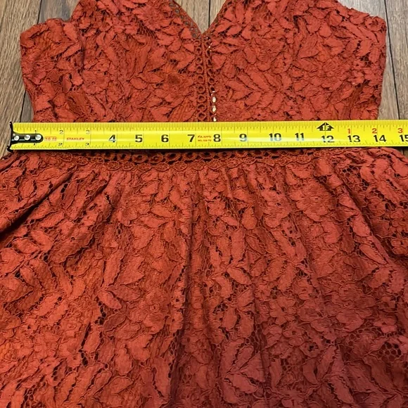 Main strip v neck ruffle Marsala dress - Picture 5 of 9